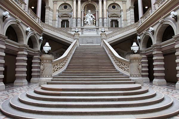 Governance Gericht Justiz