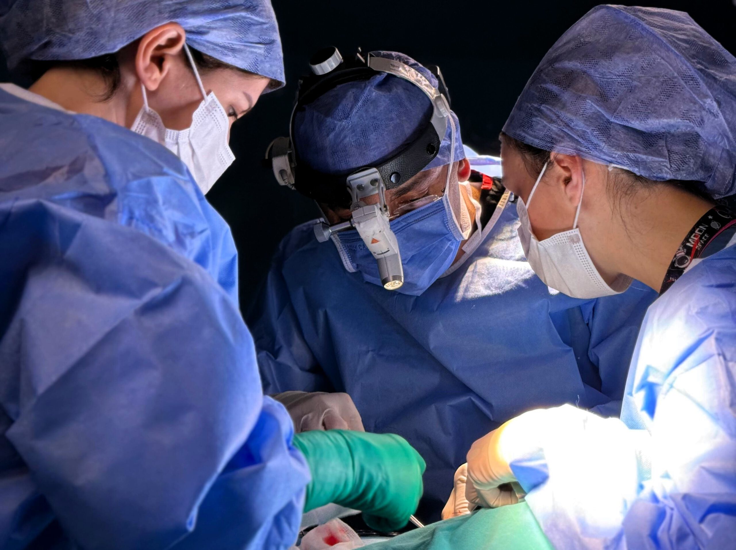 • Arzthaftung • Behandlungsfehler • Sorgfaltspflicht • Schadensersatz • Haftung • Diagnosefehler • Aufklärungspflicht • Einwilligung • Behandlungsfehler • Vorsatz • Fahrlässigkeit • Schmerzensgeld • Komplikationen • Kausalität • Mitverschulden • Vorbehalt der Haftung • Gutachten • Patientenrechte • Arzthaftungsansprüche • Heilbehandlung • Fehlerhafte Medikation • Fehlerhafte Diagnose • Ärztepflichten • Krankenhausfehler • Verjährung